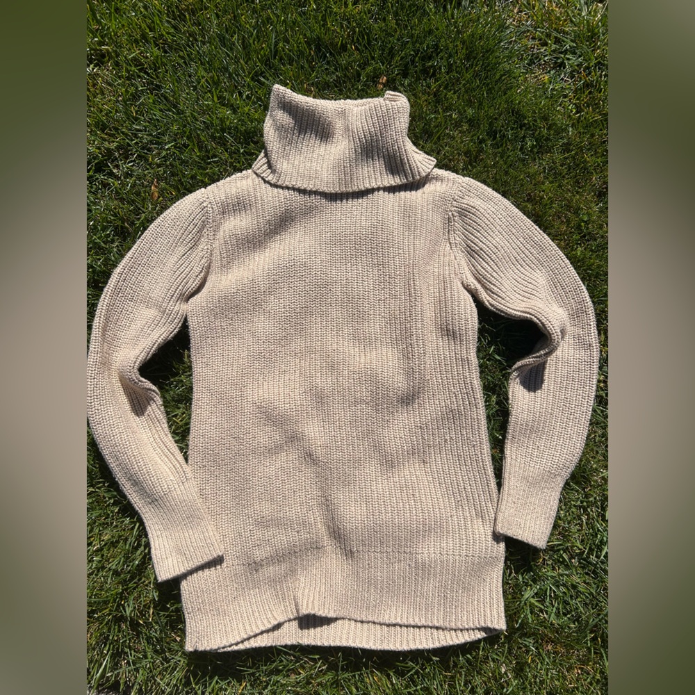 Abercrombie tan turtleneck size small